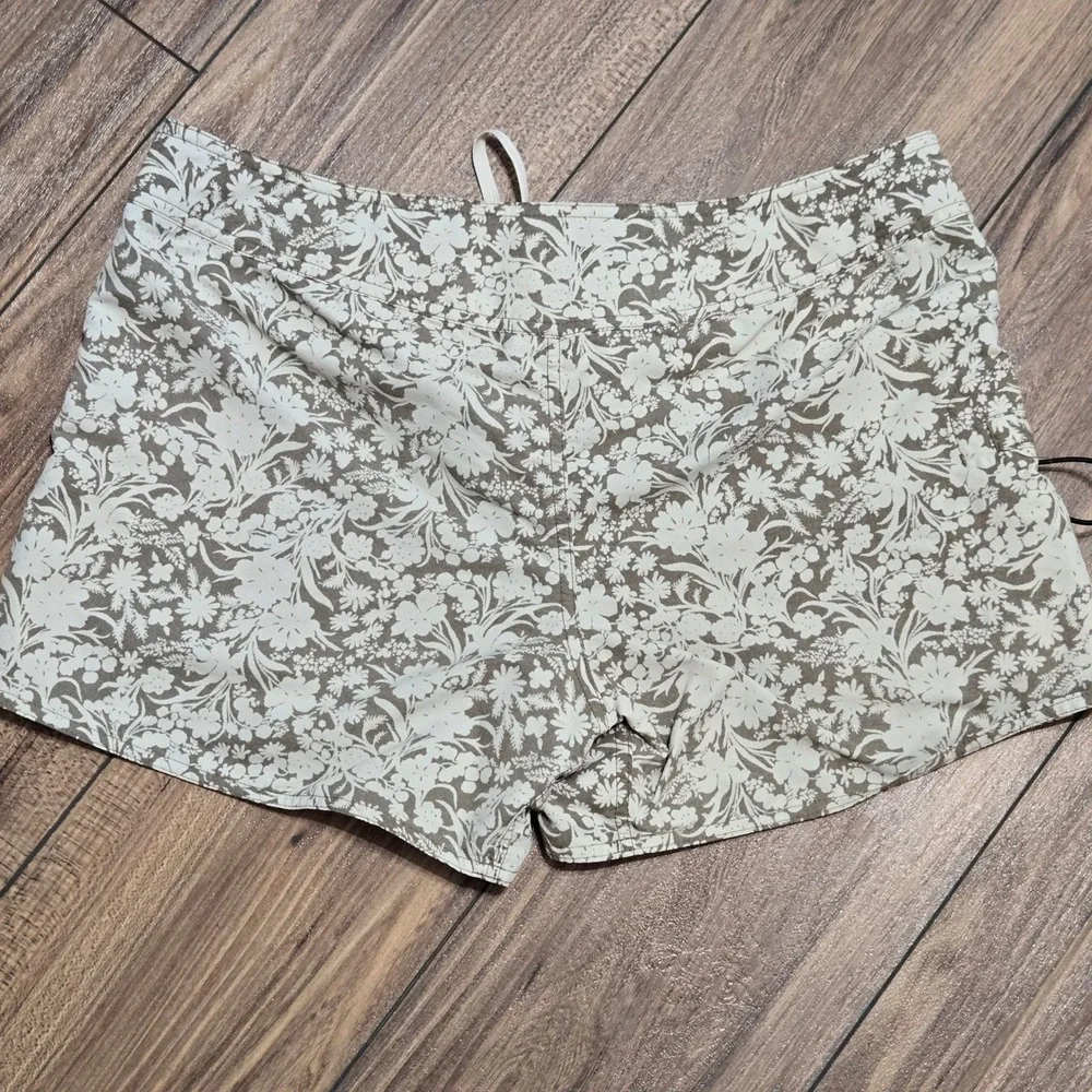 Patagonia Water Girl Board Shorts Olive Green Floral Lace Up Swim Trunks Size 12